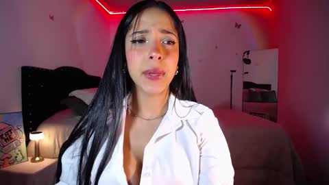 Nicolle online show from February 8, 2025, 3:08 am