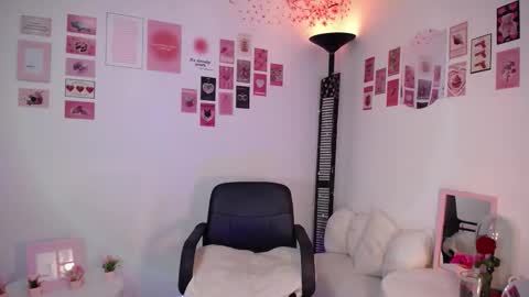 Snapshot of marie_daved chatting on February 26, 2026, 4:22 am Nicolle online show from February 26, 2026, 4:22 am