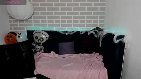 Mary 3 online show from October 26, 2025, 1:55 am