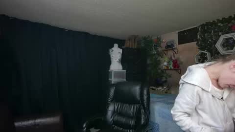 Marie Ann Waters online show from May 31, 2026, 2:31 am