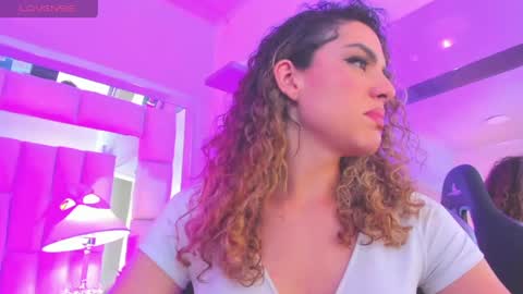 mariiahneedles online show from May 13, 2026, 8:16 pm