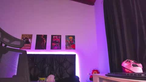 Mariana Hasper online show from October 31, 2025, 5:41 am