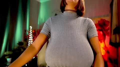 Snapshot of mariicha chatting on February 4, 2025, 6:36 am Nikita - Scroll down and read my bio please. New Pictures in Bio online show from February 4, 2025, 6:36 am