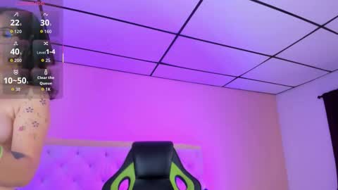 mariie_tayy online show from October 13, 2025, 7:47 pm