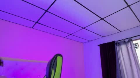 mariie_tayy online show from October 18, 2025, 7:58 pm
