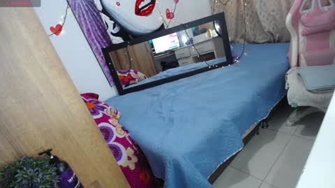 Snapshot of marillynjones_ chatting on December 22, 2024, 8:58 pm Marillyn online show from December 22, 2024, 8:58 pm