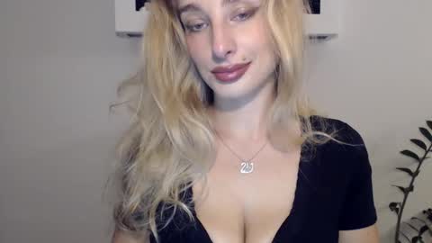 MarilynDevilish online show from December 9, 2024, 9:26 pm