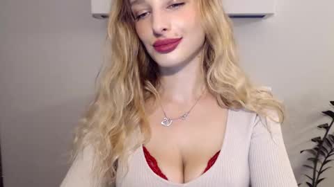 MarilynDevilish online show from January 27, 2025, 4:43 pm