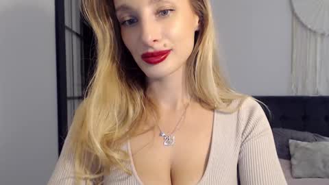 MarilynDevilish online show from February 10, 2025, 3:53 pm