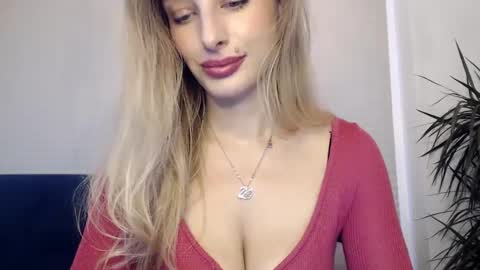 MarilynDevilish online show from February 20, 2025, 4:25 pm