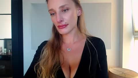 MarilynDevilish online show from September 9, 2025, 4:28 pm