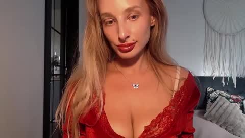 MarilynDevilish online show from September 22, 2025, 3:03 pm