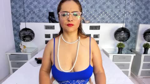 Snapshot of marilynvega77 chatting on December 14, 2024, 3:51 am Marilyn Vega online show from December 14, 2024, 3:51 am