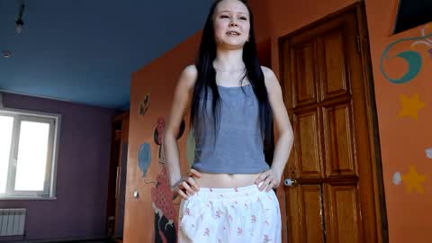 Snapshot of marismiler chatting on April 7, 2026, 11:21 am Mari online show from April 7, 2026, 11:21 am