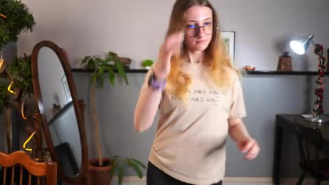 Kate online show from May 9, 2026, 4:06 am