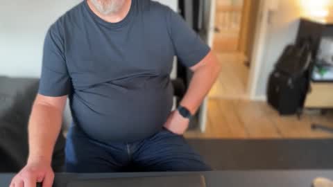 Mark online show from October 16, 2025, 1:12 pm