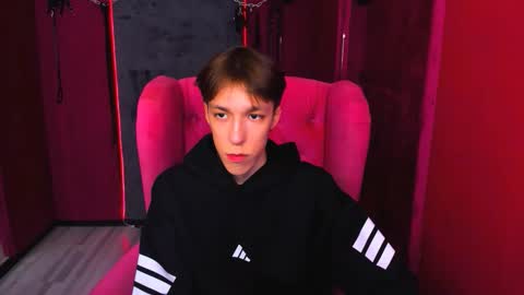 Mark online show from October 20, 2025, 10:49 am