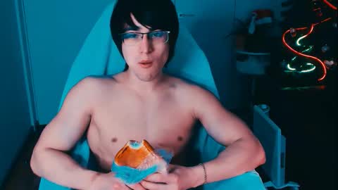 Snapshot of mark_piers chatting on December 16, 2025, 5:45 am mark online show from December 16, 2025, 5:45 am