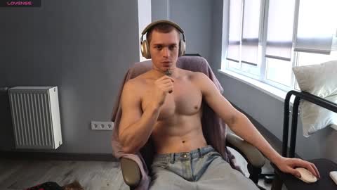 Mark online show from February 1, 2025, 12:16 pm