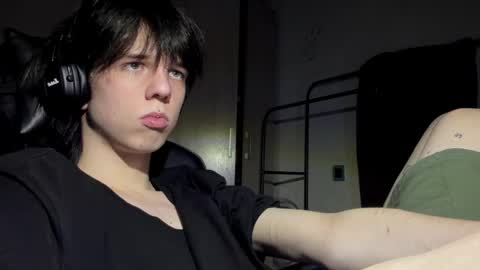 Mark online show from April 11, 2026, 9:41 pm