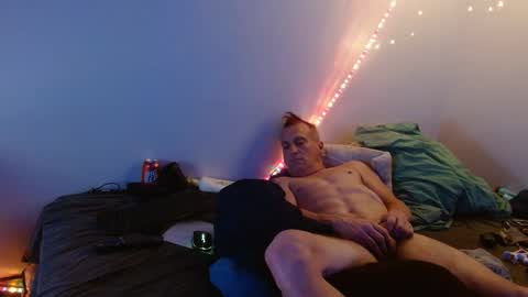 markymark101825061 online show from February 11, 2025, 9:09 am