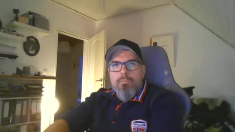 Snapshot of marriedcock1980 chatting on December 16, 2024, 8:09 am marriedcock1980 online show from December 16, 2024, 8:09 am