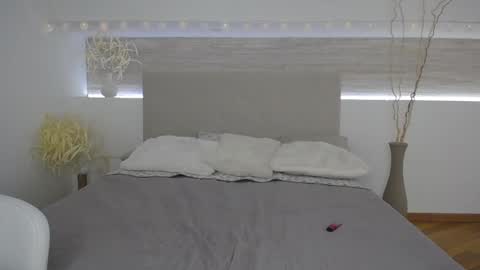 Snapshot of mars_elina chatting on January 17, 2025, 3:32 pm Marselina online show from January 17, 2025, 3:32 pm