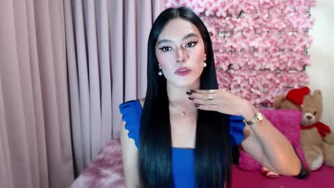 Snapshot of martha_fox chatting on January 1, 2025, 11:49 am DONT FORGET TO FOLLOW ME AND GIVE ME A THUMBS UP GUYS- martha online show from January 1, 2025, 11:49 am