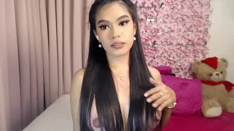 Snapshot of martha_fox chatting on February 19, 2025, 1:39 pm DONT FORGET TO FOLLOW ME AND GIVE ME A THUMBS UP GUYS- martha online show from February 19, 2025, 1:39 pm