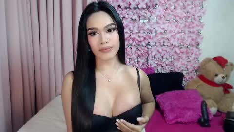 Snapshot of martha_fox chatting on March 4, 2025, 8:24 am DONT FORGET TO FOLLOW ME AND GIVE ME A THUMBS UP GUYS- martha online show from March 4, 2025, 8:24 am