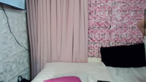 Snapshot of martha_fox chatting on October 19, 2025, 3:18 am DONT FORGET TO FOLLOW ME AND GIVE ME A THUMBS UP GUYS- martha online show from October 19, 2025, 3:18 am