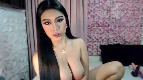 Snapshot of martha_fox chatting on October 29, 2025, 4:26 am DONT FORGET TO FOLLOW ME AND GIVE ME A THUMBS UP GUYS- martha online show from October 29, 2025, 4:26 am