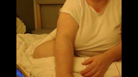 Snapshot of marthabriest chatting on February 14, 2025, 4:37 am Martha online show from February 14, 2025, 4:37 am