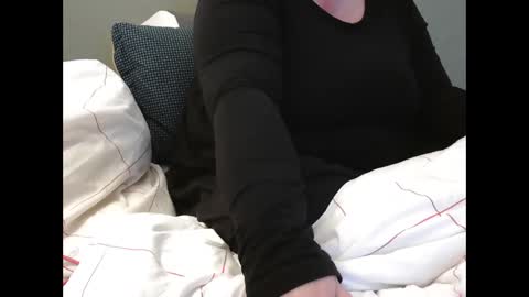 Snapshot of marthabriest chatting on February 16, 2025, 2:00 pm Martha online show from February 16, 2025, 2:00 pm