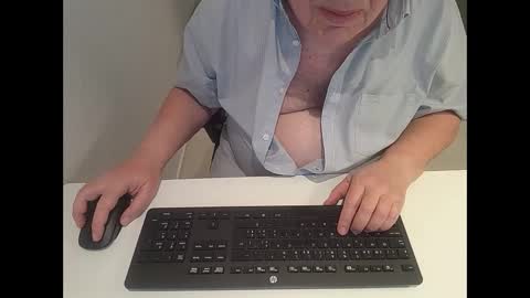 Snapshot of martin_1947 chatting on January 19, 2025, 8:30 pm martin_1947 online show from January 19, 2025, 8:30 pm