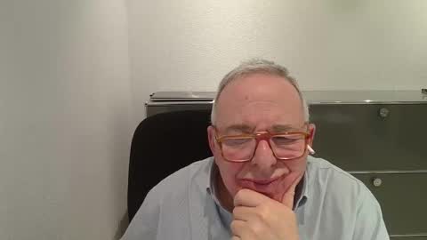 Snapshot of martin_1947 chatting on January 5, 2026, 6:33 pm martin_1947 online show from January 5, 2026, 6:33 pm