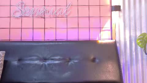 Snapshot of martin_killer chatting on June 13, 2026, 1:25 am Martin online show from June 13, 2026, 1:25 am