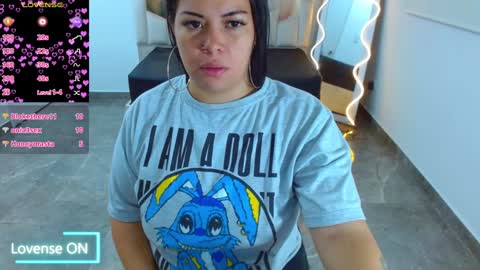 Snapshot of martina_tay chatting on December 30, 2024, 6:20 am Hey im martina online show from December 30, 2024, 6:20 am