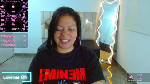 Snapshot of martina_tay chatting on December 31, 2024, 9:10 am Hey im martina online show from December 31, 2024, 9:10 am