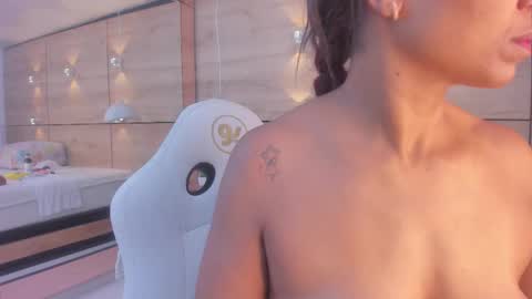 martina touss  online show from December 15, 2025, 12:31 pm