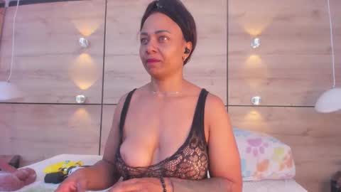 martina touss  online show from December 17, 2025, 11:38 am