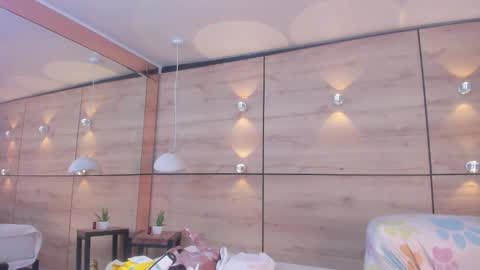 martina touss  online show from December 22, 2025, 12:46 pm