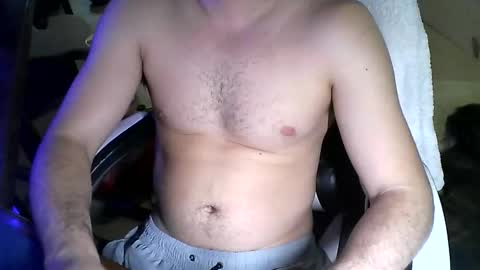 Snapshot of martingillesg chatting on March 31, 2026, 2:02 am martingillesg online show from March 31, 2026, 2:02 am