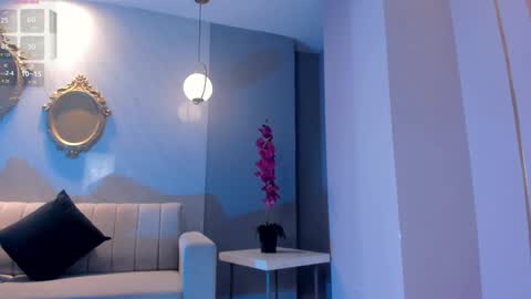 Snapshot of martinnabonnet chatting on January 23, 2025, 4:15 pm Martinna Bonnet online show from January 23, 2025, 4:15 pm