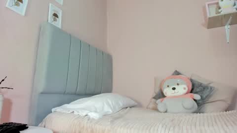 Snapshot of mary_cute9 chatting on October 8, 2025, 12:14 pm mary_cute9 online show from October 8, 2025, 12:14 pm