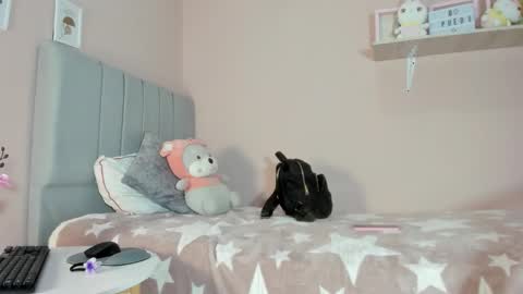 Snapshot of mary_cute9 chatting on October 20, 2025, 12:27 pm mary_cute9 online show from October 20, 2025, 12:27 pm