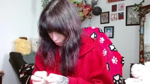                      100   online show from April 25, 2026, 1:41 pm