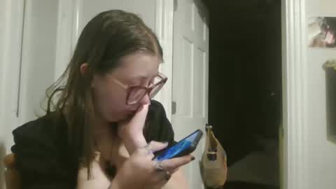 Snapshot of maryjaneflowers chatting on December 19, 2024, 9:40 am maryjaneflowers online show from December 19, 2024, 9:40 am