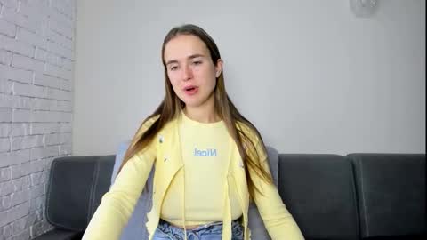 Mari online show from November 18, 2025, 9:36 am