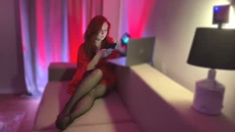 SirenVictoria online show from May 6, 2026, 7:19 pm
